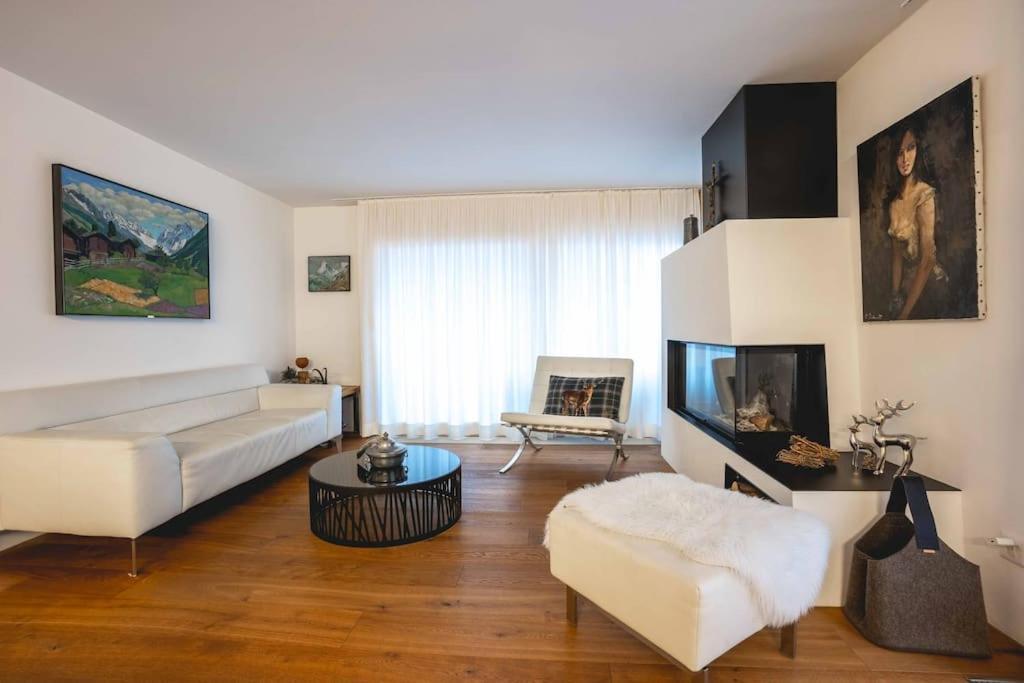 Stylish Home With Matterhorn View In The Center 체르마트 외부 사진