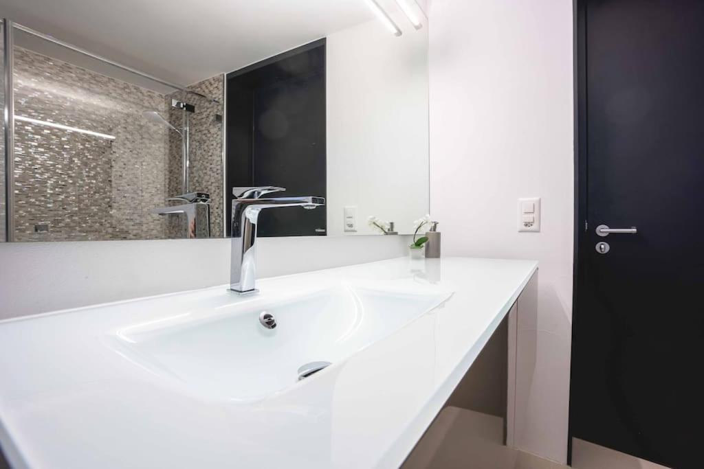 Stylish Home With Matterhorn View In The Center 체르마트 외부 사진