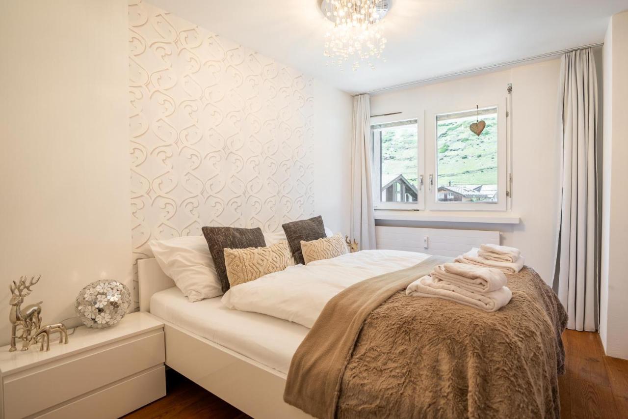 Stylish Home With Matterhorn View In The Center 체르마트 외부 사진
