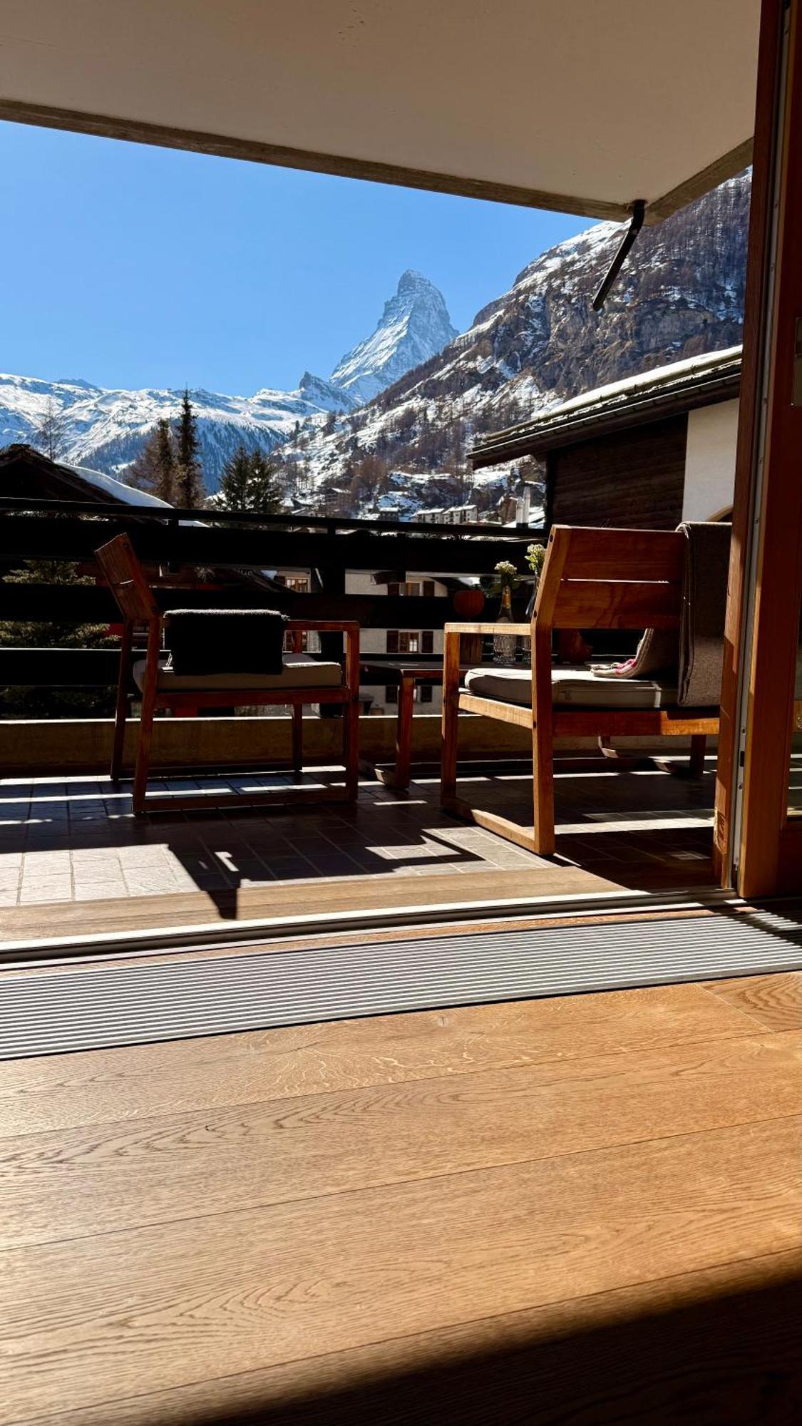Stylish Home With Matterhorn View In The Center 체르마트 외부 사진
